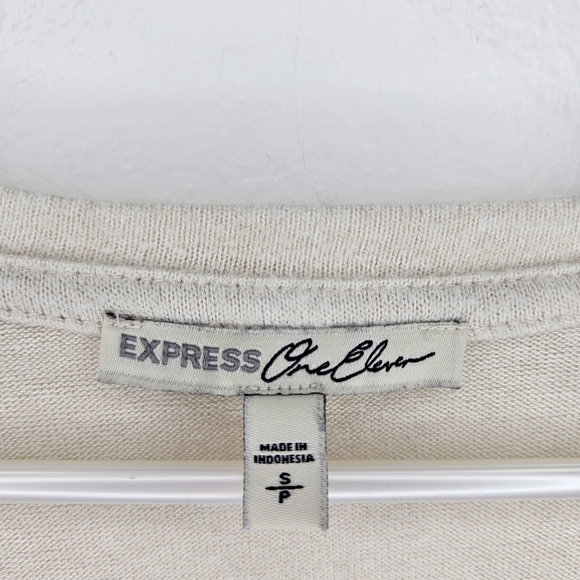 Express One Eleven Lightweight V-Neck Cream Sweater Sz S - Picture 2 of 7